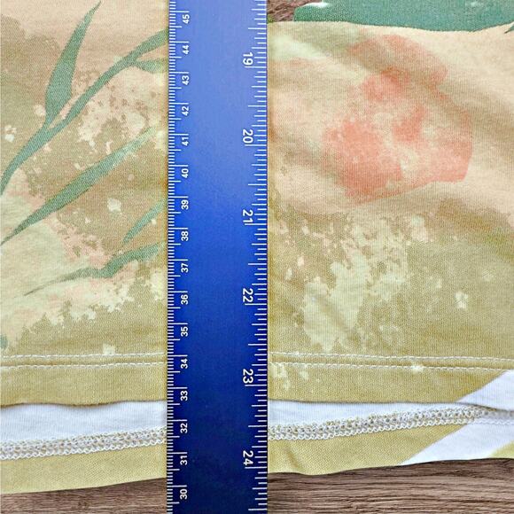 UTGP Nintendo PIKMIN x UNIQLO T-shirt  2017 Rare Women's Medium - Picture 7 of 8